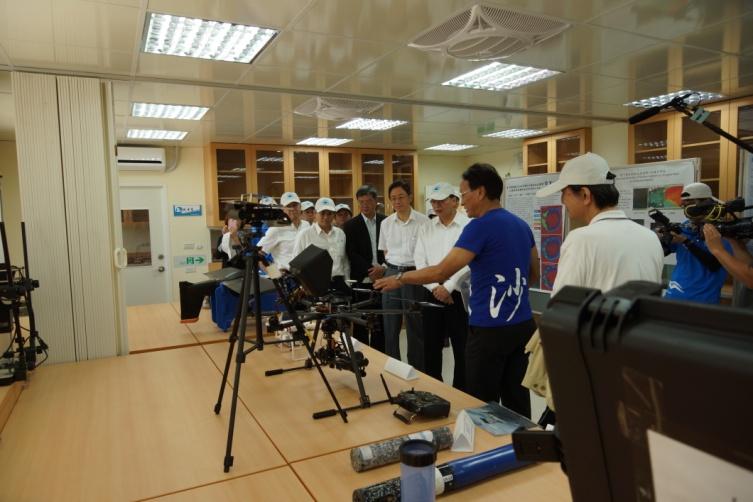 The exhibition of facilities in opening ceremony of Dongsha Atoll Research Station