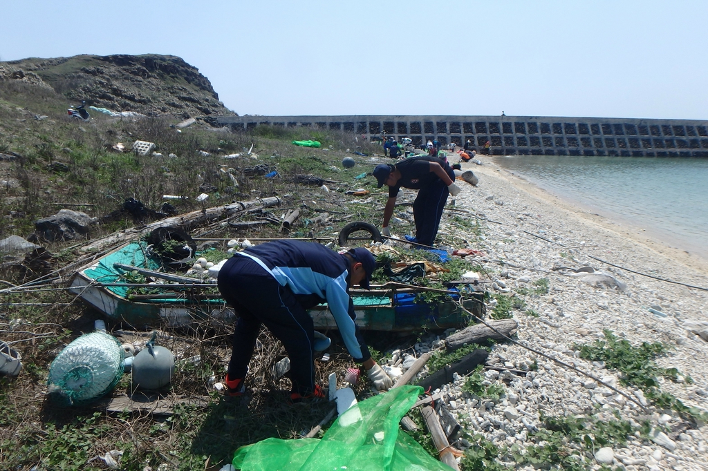 東吉安檢所人員響應本次淨灘活動 東吉安檢所人員響應本次淨灘活動