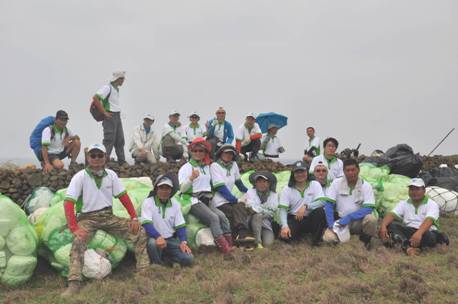 淨灘活動全體人員 淨灘活動全體人員