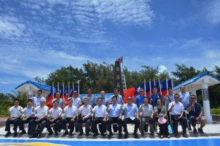 國碑前大合照 國碑前大合照