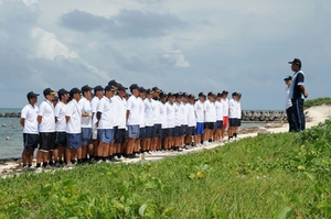 圖1. 活動開始前宣導說明淨灘對環境保育之意義。 圖1. 活動開始前宣導說明淨灘對環境保育之意義。