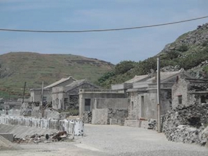 澎湖南方四島保有早期的傳統建築,但現居民眾為數不多。 澎湖南方四島保有早期的傳統建築,但現居民眾為數不多。