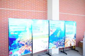 圖5.發表會場外陳列海洋國家公園之介紹海報2 圖5.發表會場外陳列海洋國家公園之介紹海報2