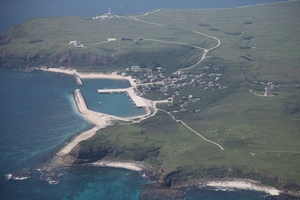 圖2. 空拍澎湖東吉嶼的海岸與聚落 圖2. 空拍澎湖東吉嶼的海岸與聚落