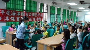 圖1.100年度海洋保育校園巡迴活動現況-鳳山區中正國小 圖1.100年度海洋保育校園巡迴活動現況-鳳山區中正國小