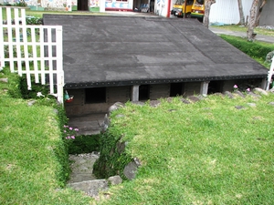 圖2.地下屋為蘭嶼特色建築,極具文化價值 (海管處提供) 圖2.地下屋為蘭嶼特色建築,極具文化價值 (海管處提供)