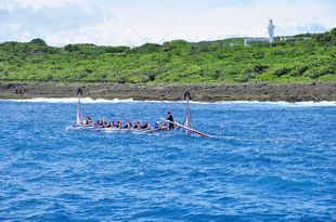 Si Mangavang拜訪號通過鵝鑾鼻岬角 Si Mangavang拜訪號通過鵝鑾鼻岬角