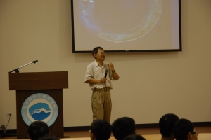 圖二、宮守業老師展開精彩演講 圖二、宮守業老師展開精彩演講