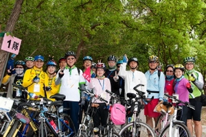 圖說6:與處長同騎的隊員快樂合照。 圖說6:與處長同騎的隊員快樂合照。