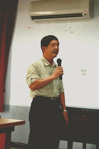 圖3:海洋國家公園管理處解說課洪欽勳課長致詞 圖3:海洋國家公園管理處解說課洪欽勳課長致詞