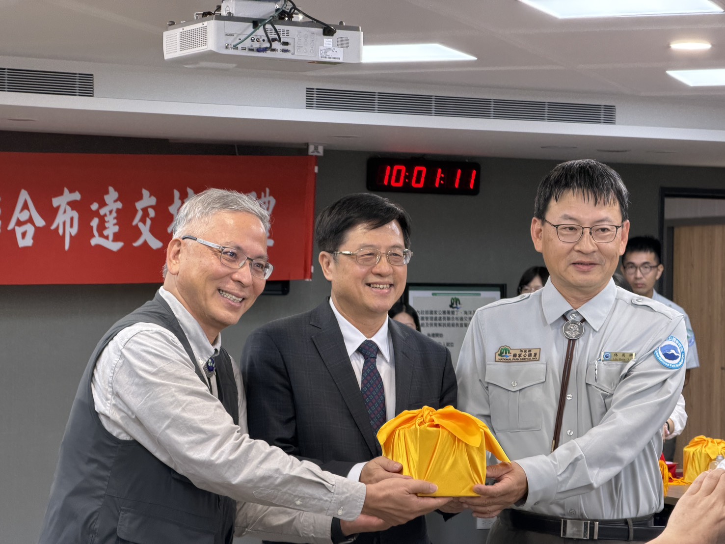 圖2、林尚卿處長印信交接